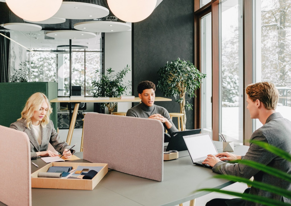 Ergonomiczne krzesło w biurze domowym